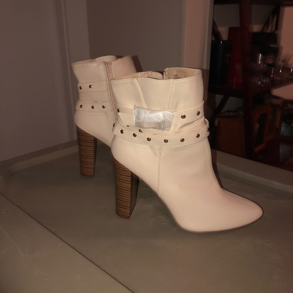 Women’s heeled boots